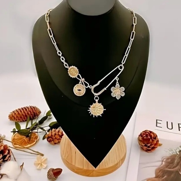 💎  Evil Eye Paperclip Necklace - Picture 1 of 7